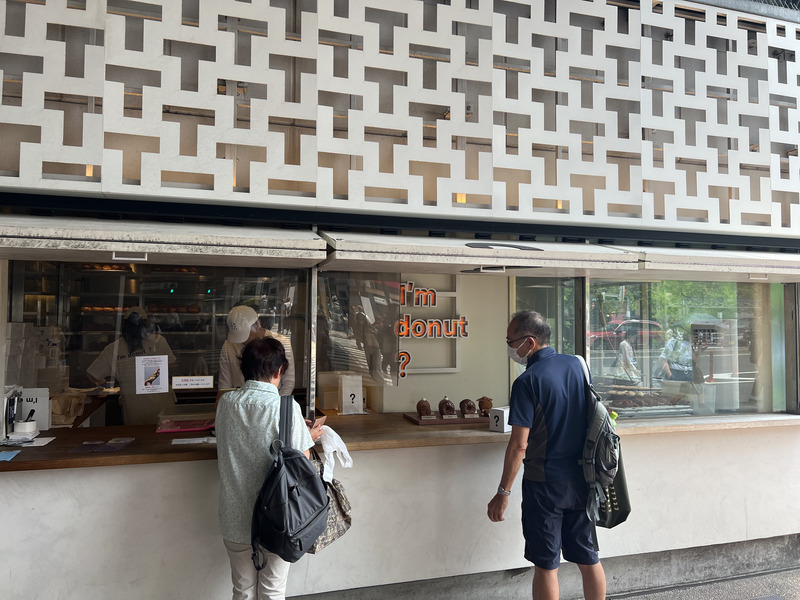 I’m donut? 中目黑店外觀簡約設計