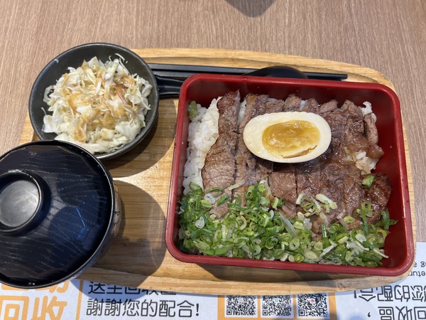 開丼燒肉餐點