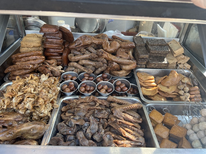 鴨乓乓東山鴨頭架上